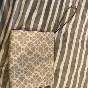 Kate Spade Infinite Spade Flower Clutch/wristlet style